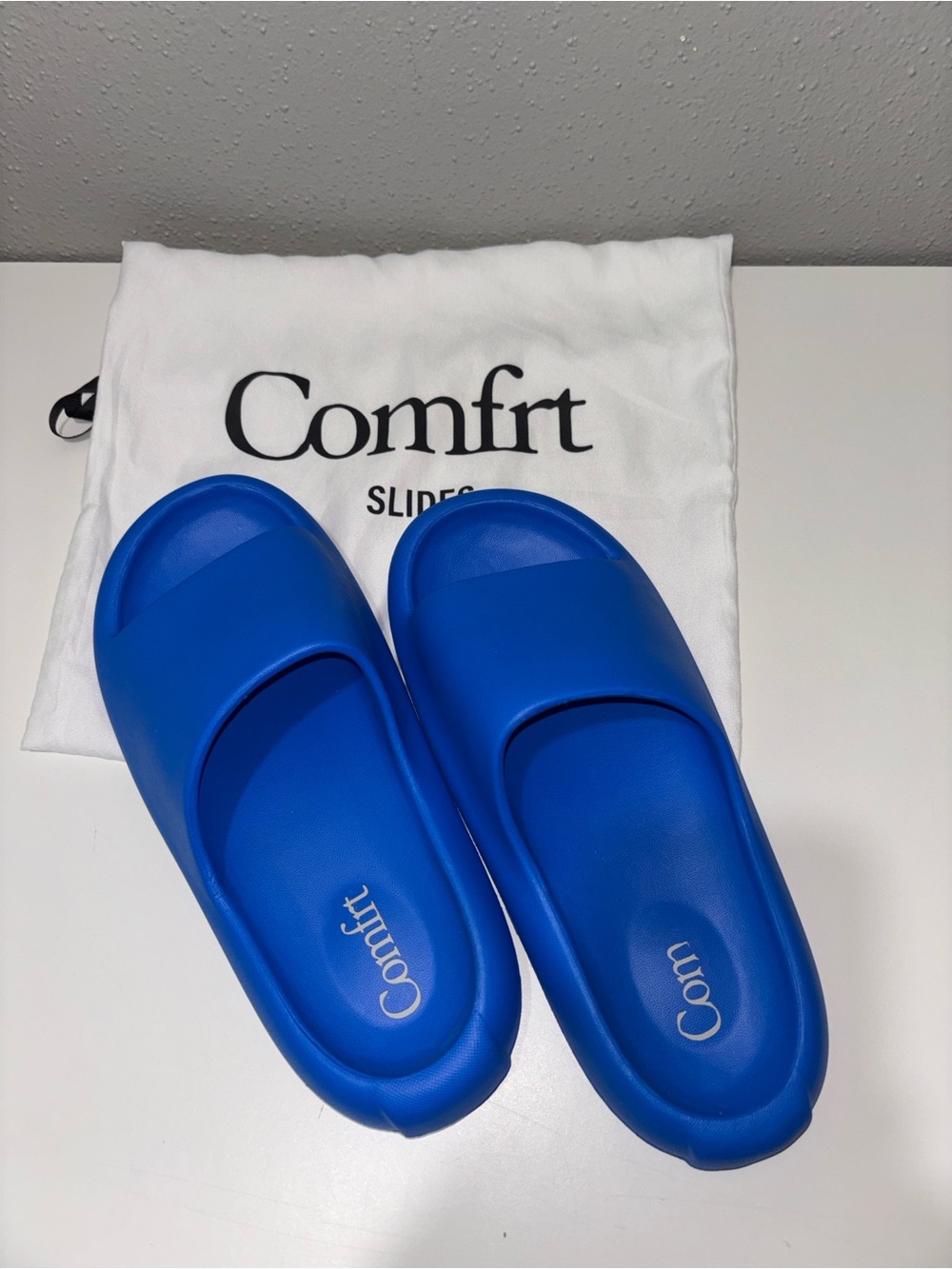 Comfrt - Unisex Marshmallow Slides in Royal Blue   (W 9/10  M 7/8)